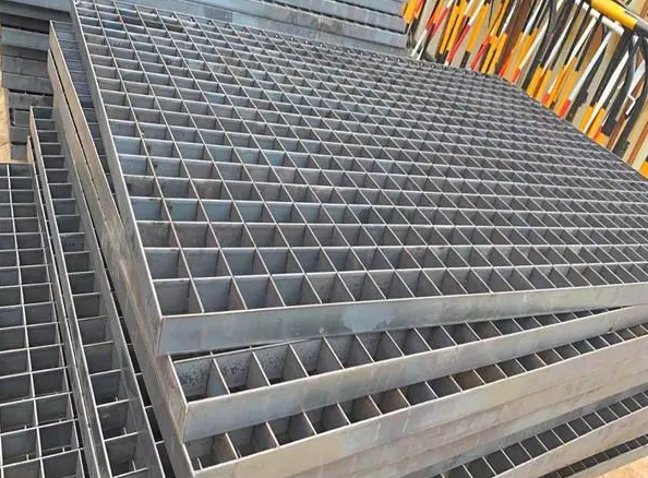 6mm厚平臺(tái)格柵板|7mm厚復(fù)合格柵板|8mm厚浸鋅格柵板 6mm厚平臺(tái)格柵板|7mm厚復(fù)合格柵板|8mm厚浸鋅格柵板